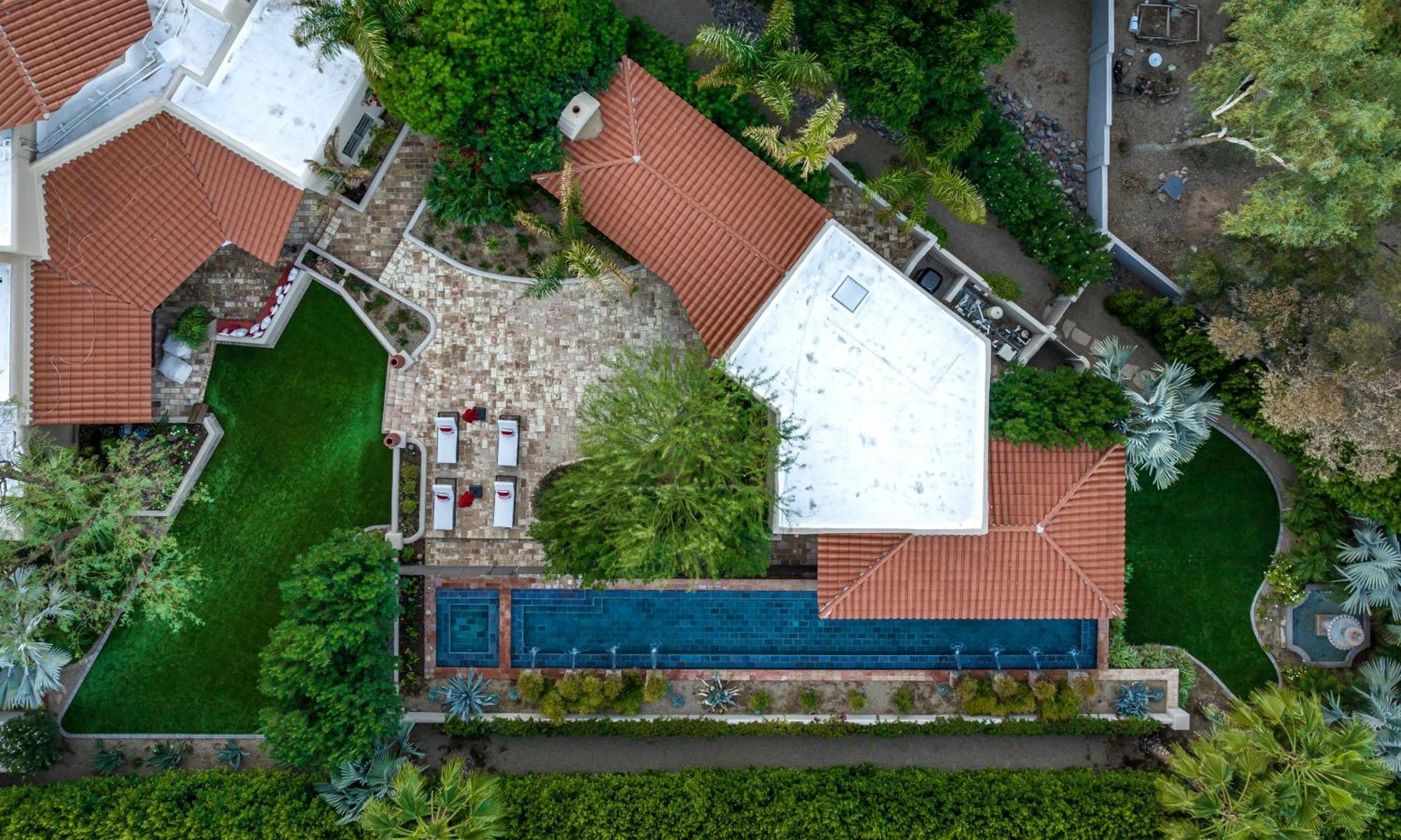 Holiday home Hacienda Gardens Escape The City-life With A Private Oasis