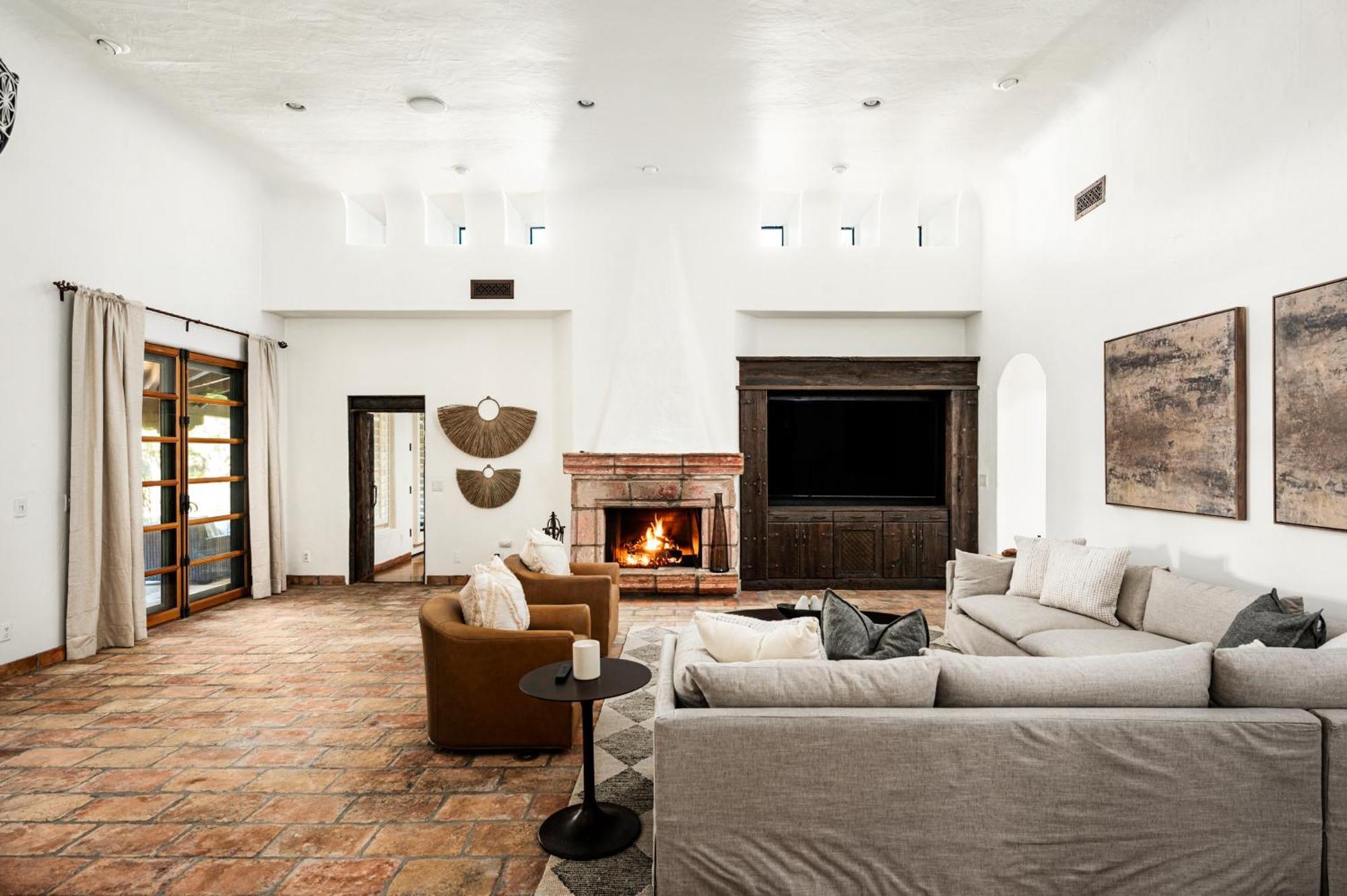 Hacienda Gardens Escape The City-life With A Private Oasis Holiday home *