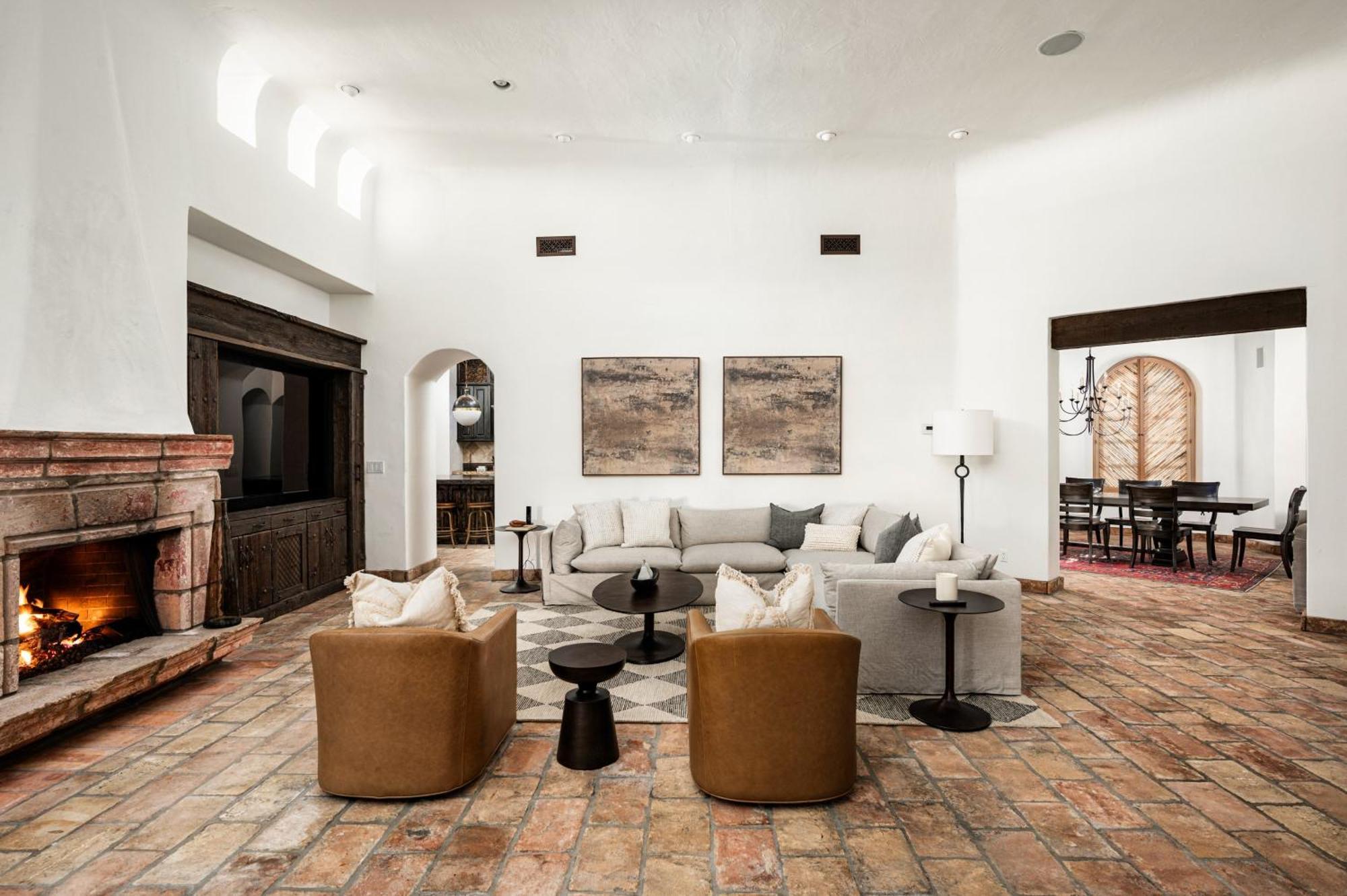 Hacienda Gardens Escape The City-life With A Private Oasis